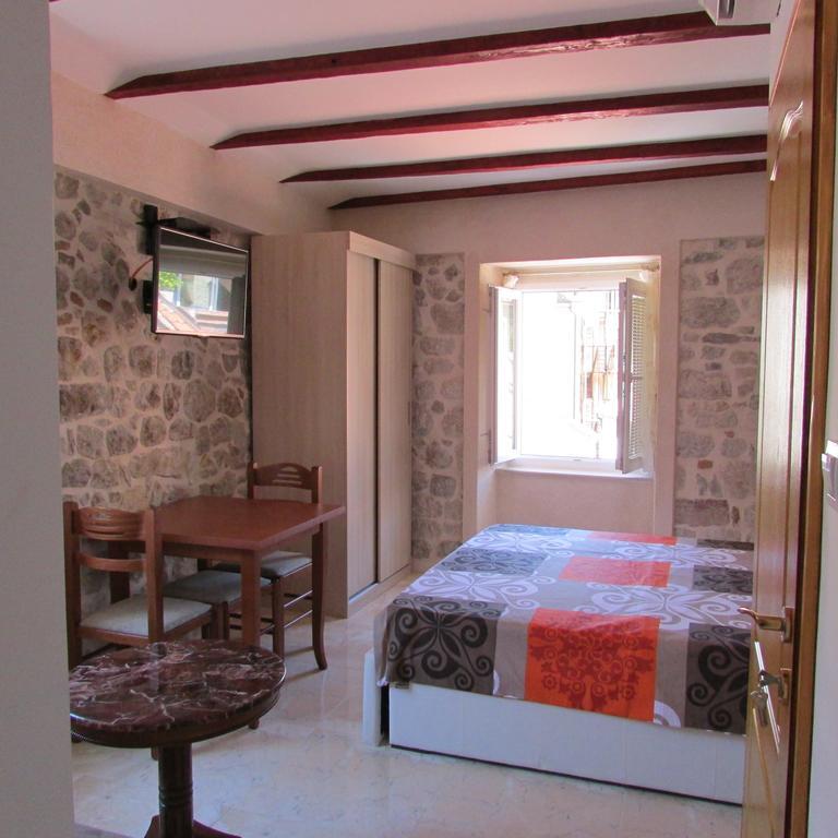 Apartments Popovic Kotor Rum bild