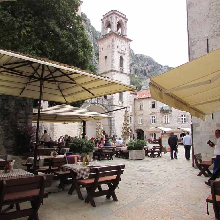 Apartments Popovic Kotor Exteriör bild